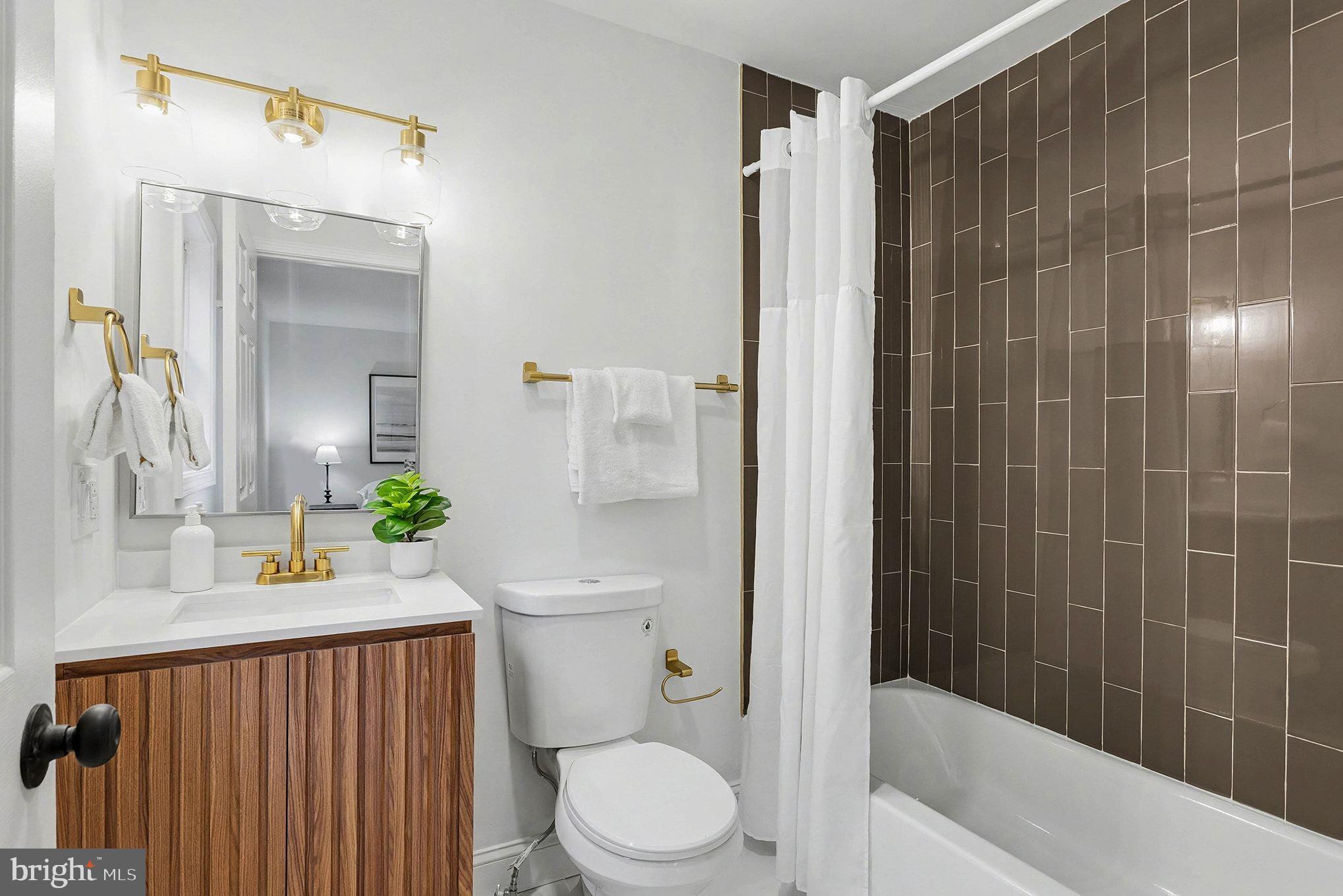 ORCHARD HILLS - Residential