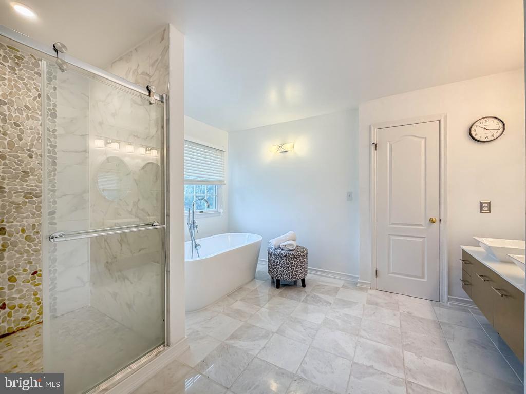 BLUE BELL CC - Residential