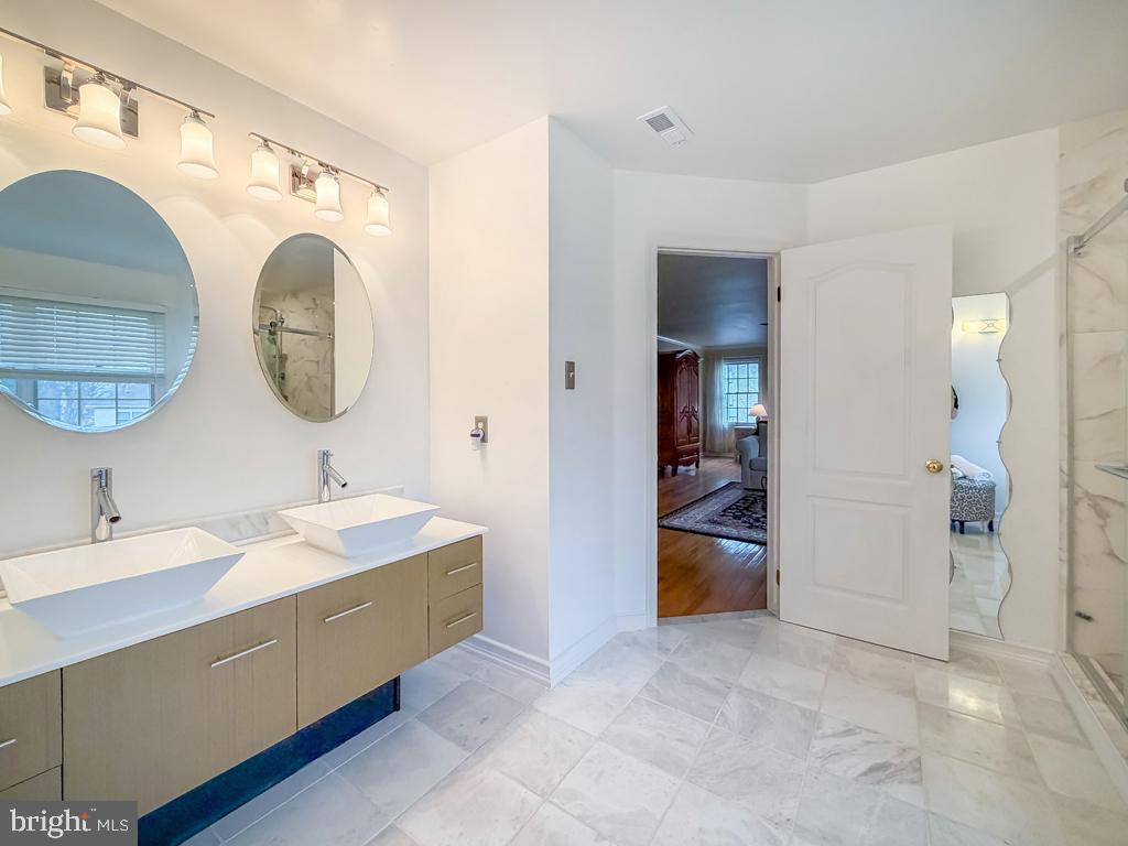 BLUE BELL CC - Residential