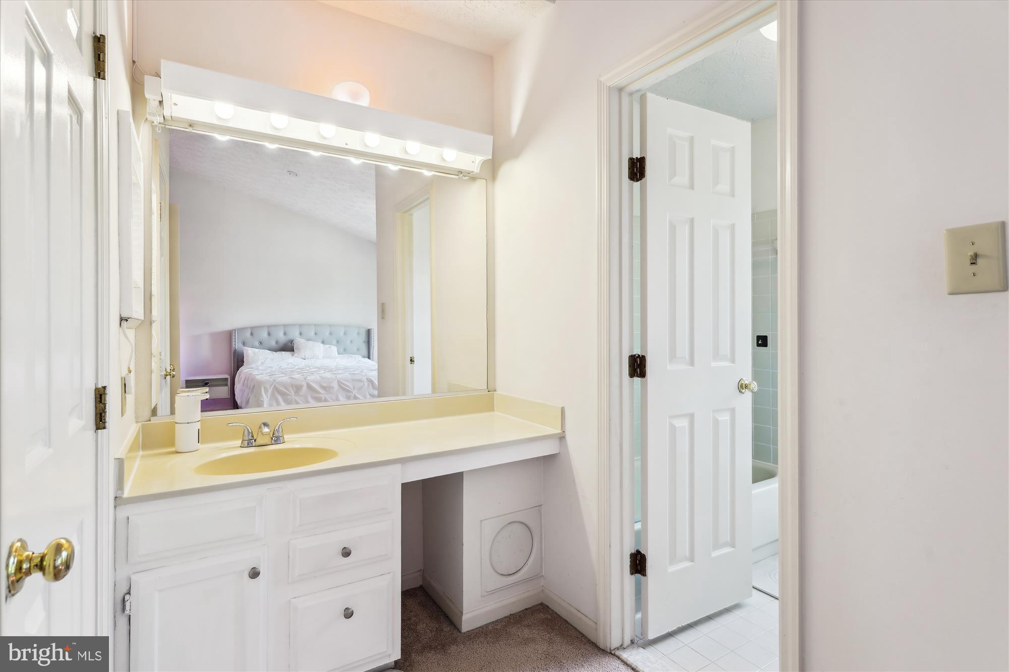 FERNSHIRE FARMS - Residential Lease