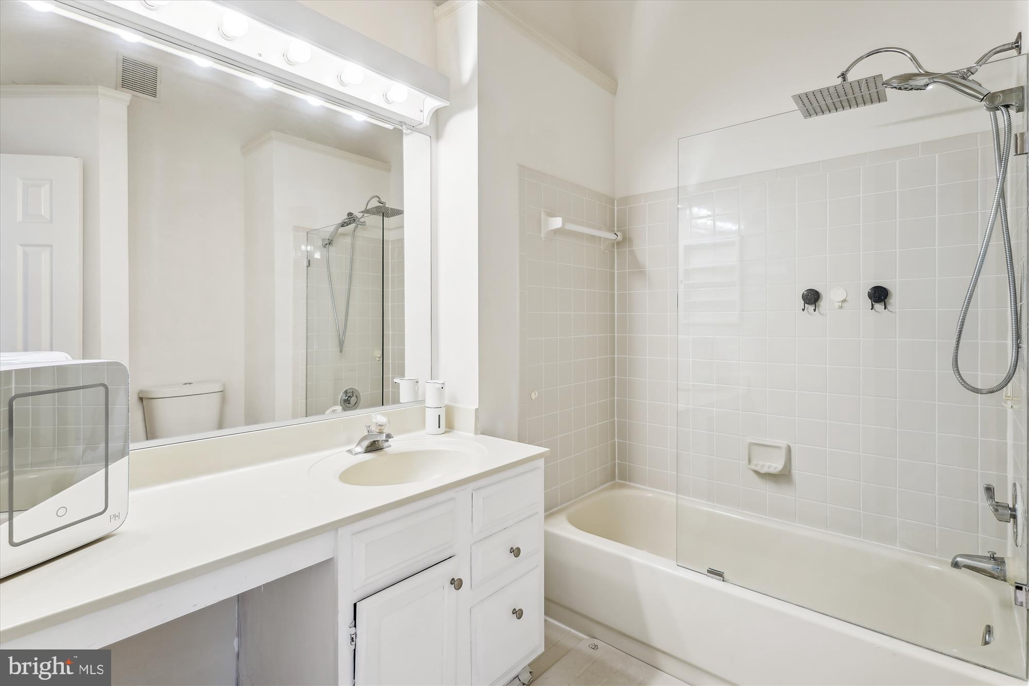 FERNSHIRE FARMS - Residential Lease