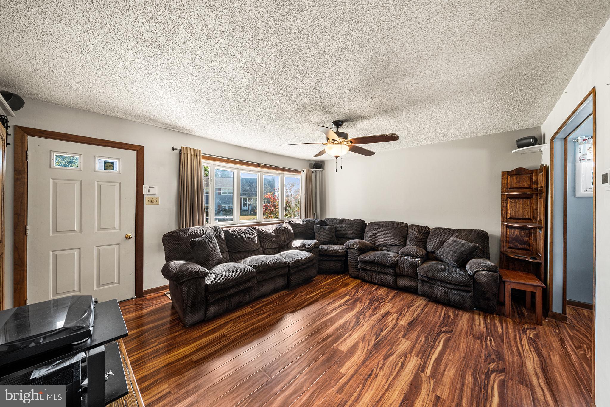 1 RONDON AVENUE