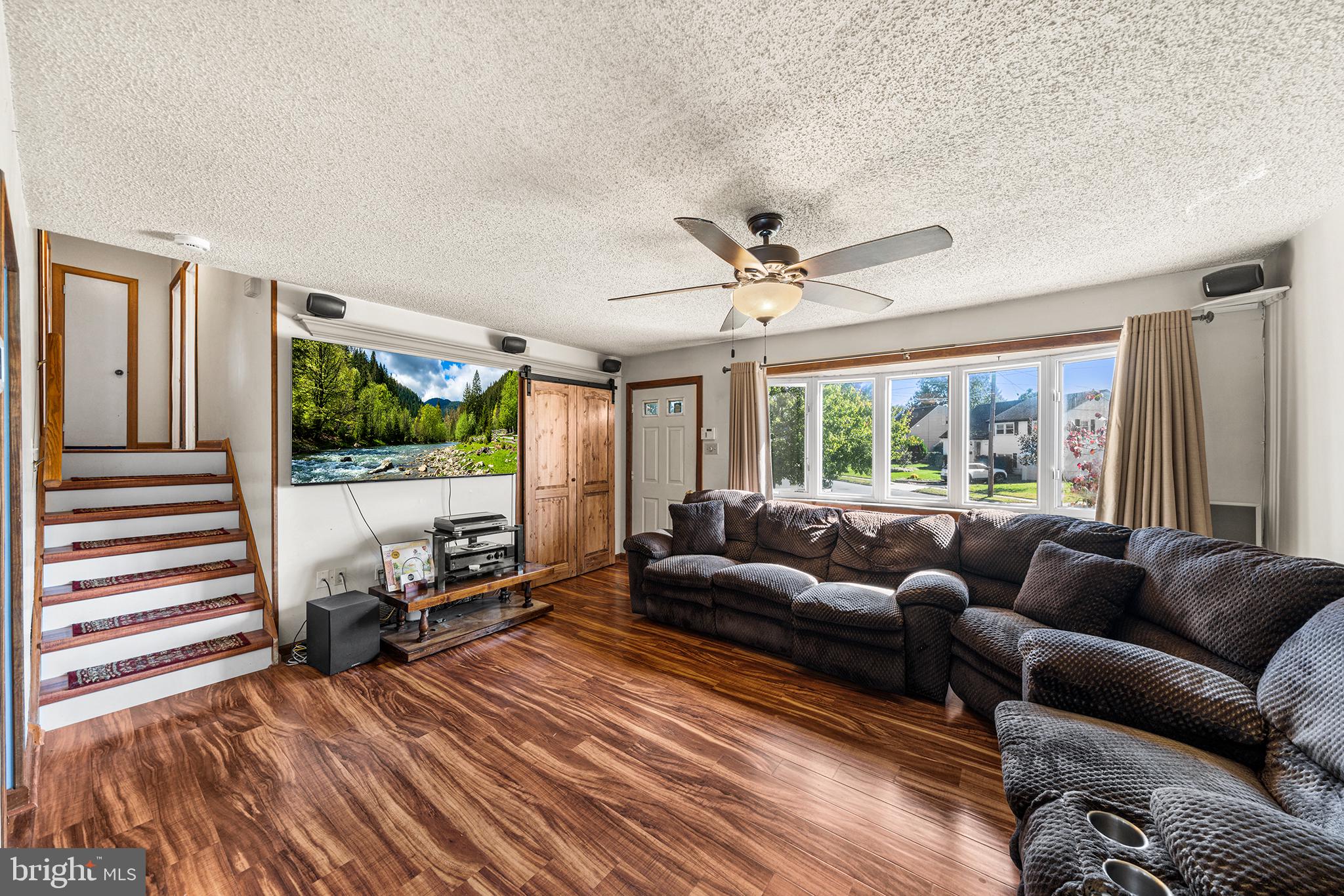 1 RONDON AVENUE
