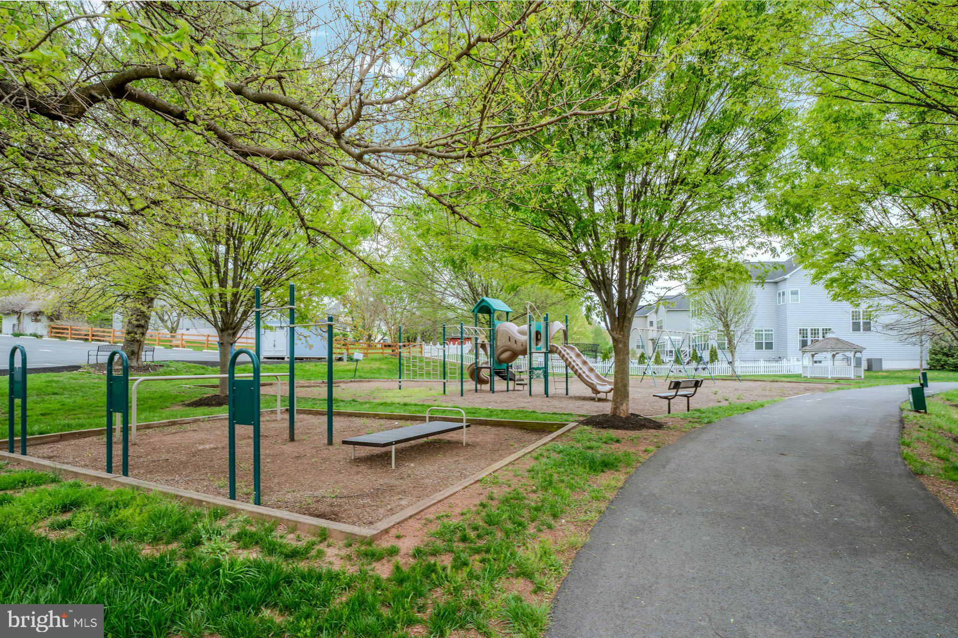 ASHBURN PLACE - Residential