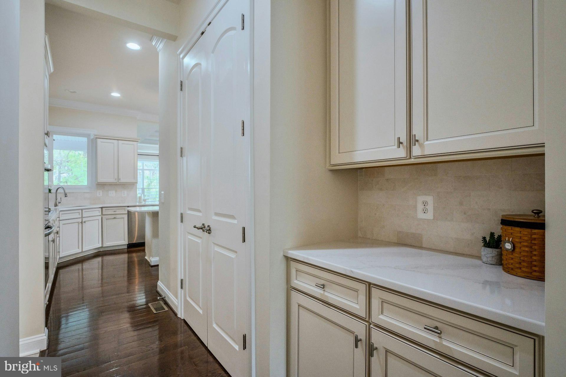 ASHBURN PLACE - Residential