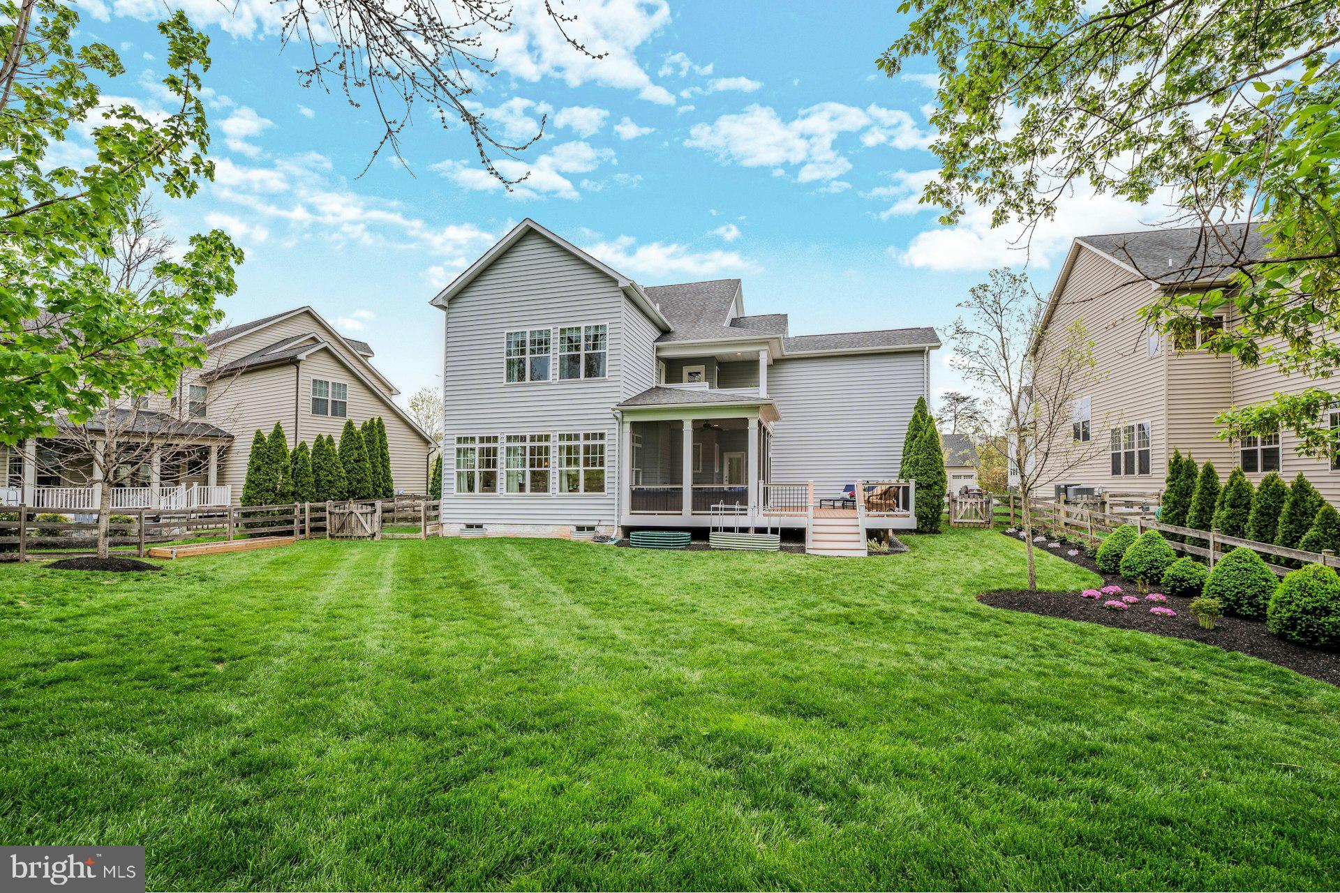 ASHBURN PLACE - Residential