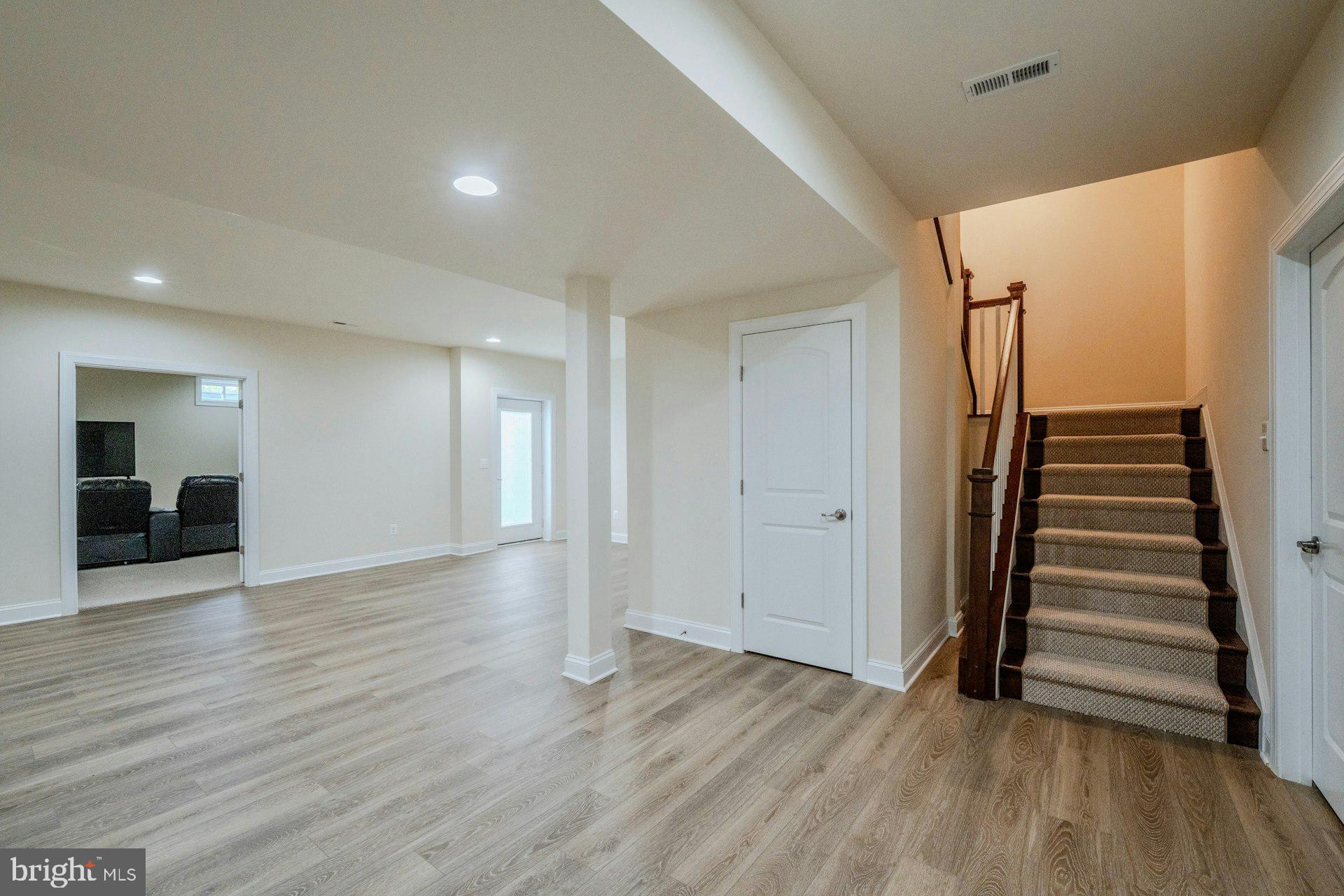 ASHBURN PLACE - Residential