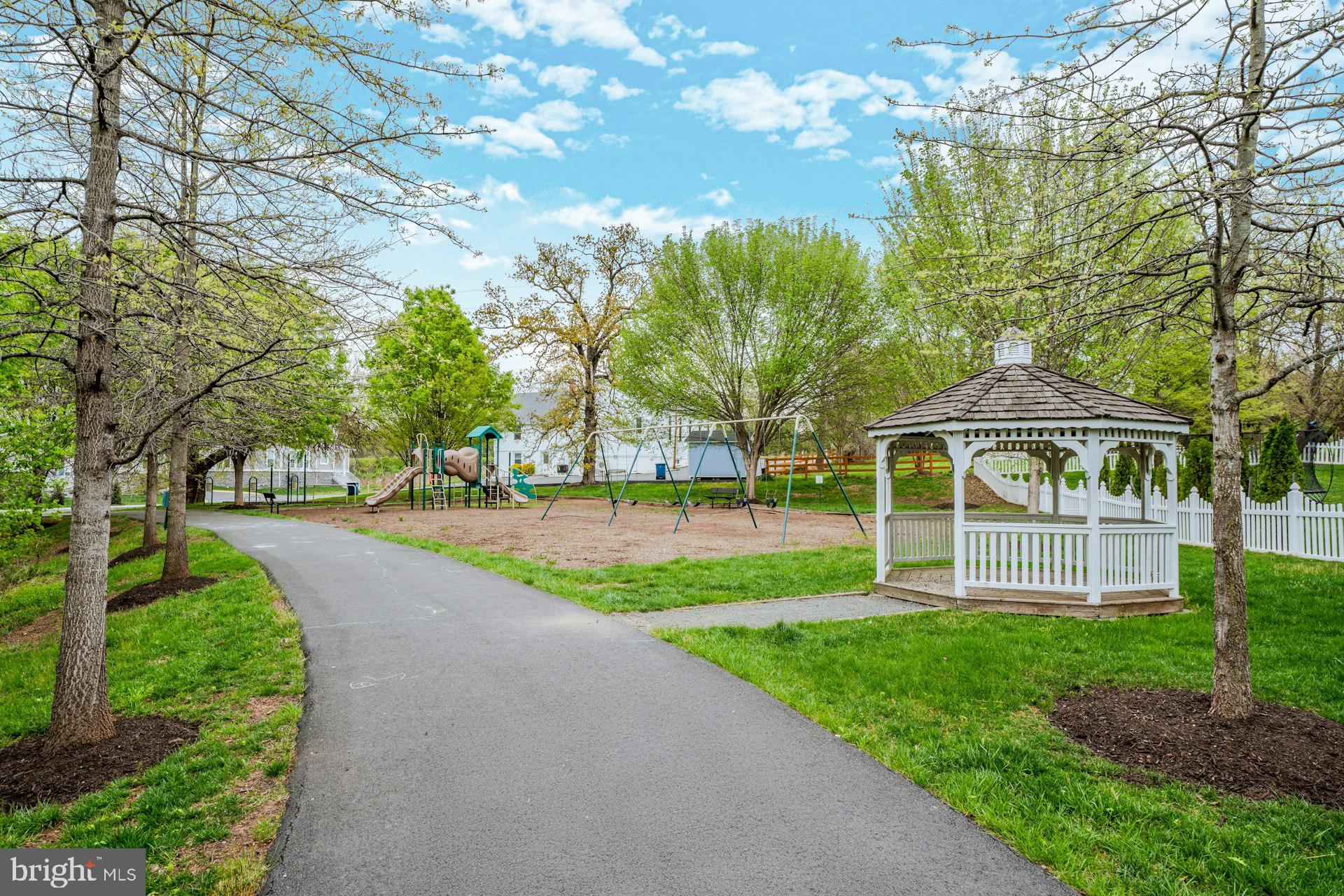 ASHBURN PLACE - Residential