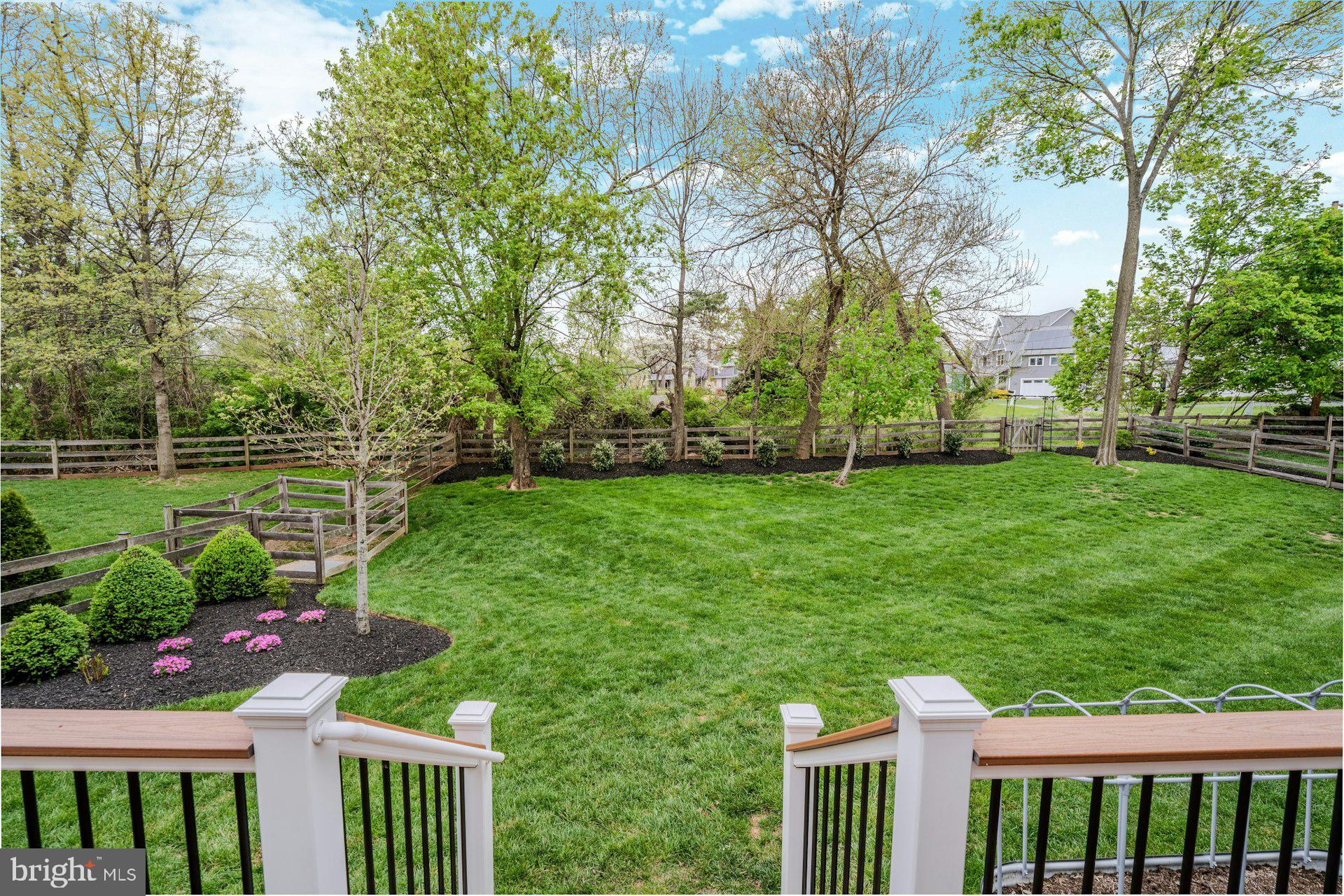 ASHBURN PLACE - Residential