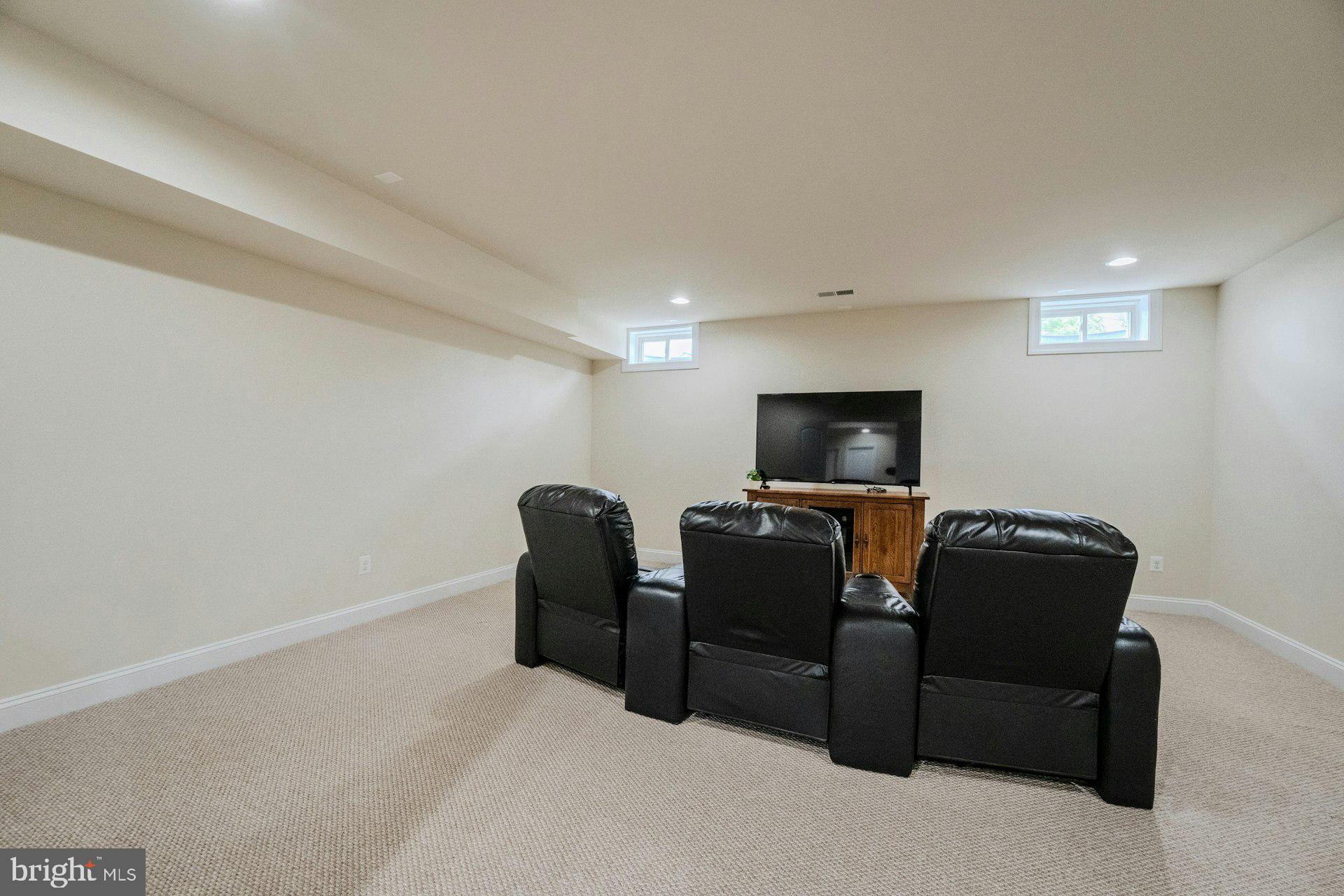 ASHBURN PLACE - Residential