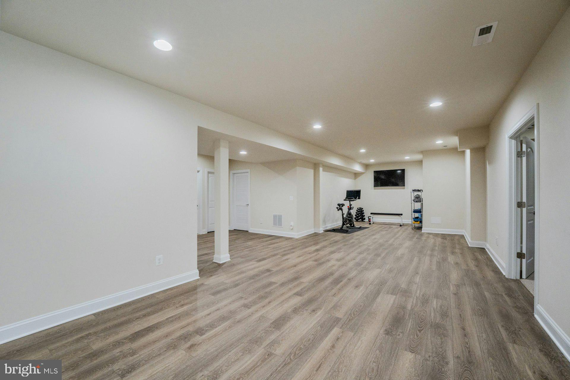 ASHBURN PLACE - Residential