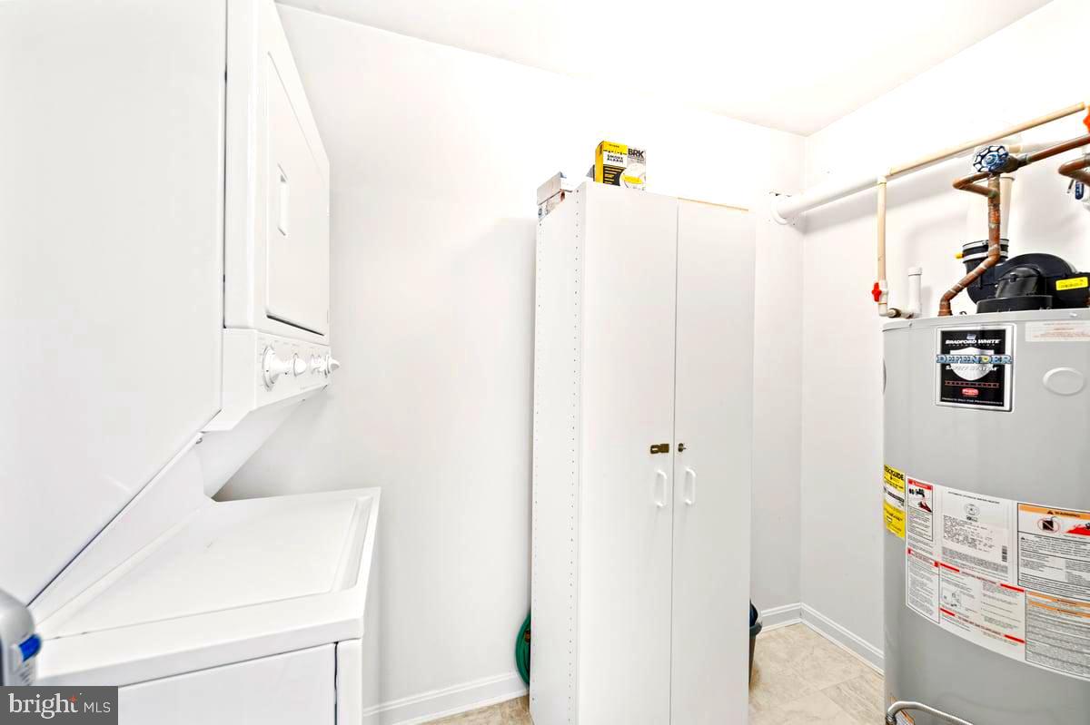 EQUESTRIAN SHORES - Residential