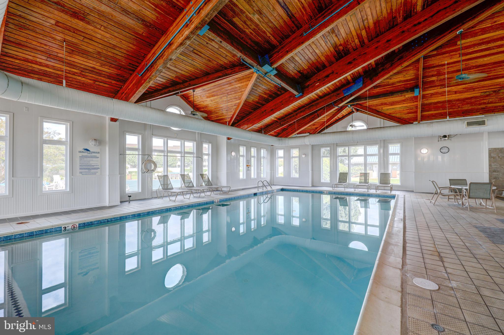 EQUESTRIAN SHORES - Residential