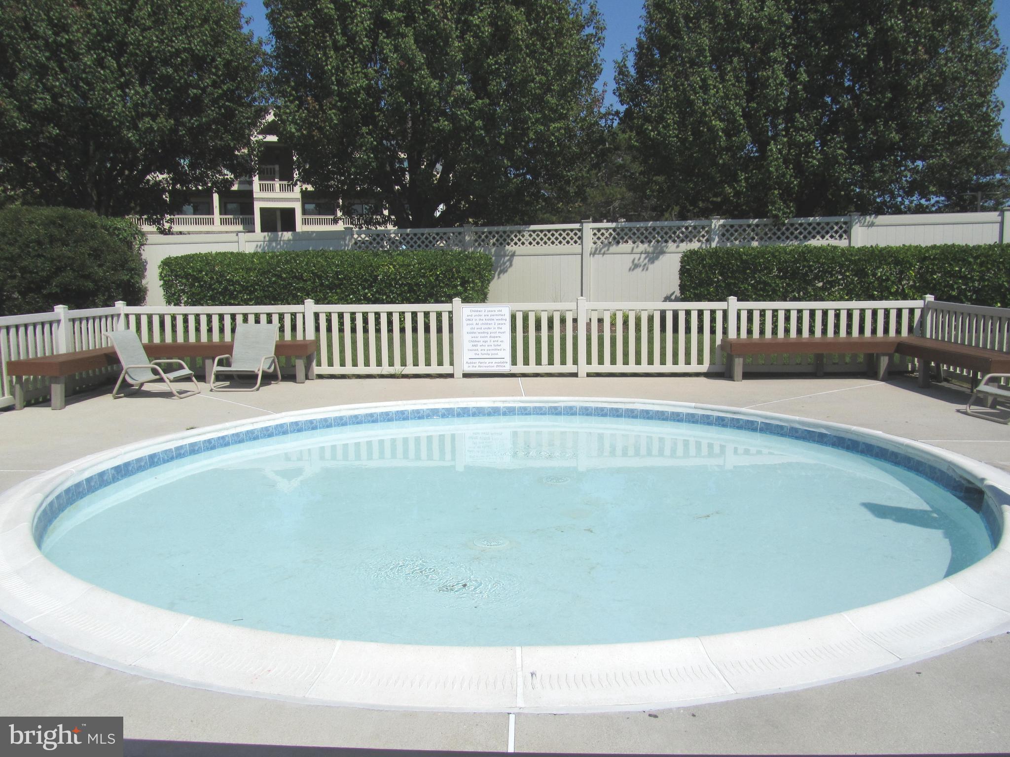 EQUESTRIAN SHORES - Residential