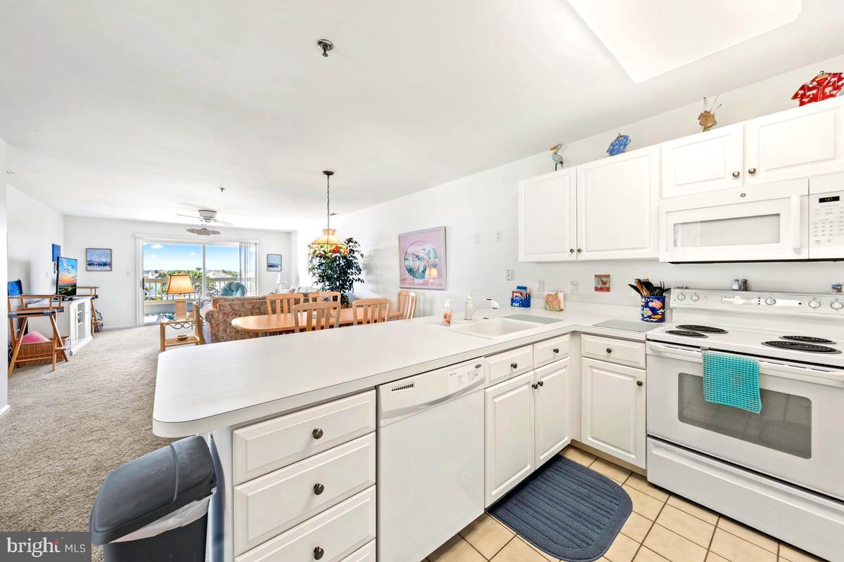 EQUESTRIAN SHORES - Residential