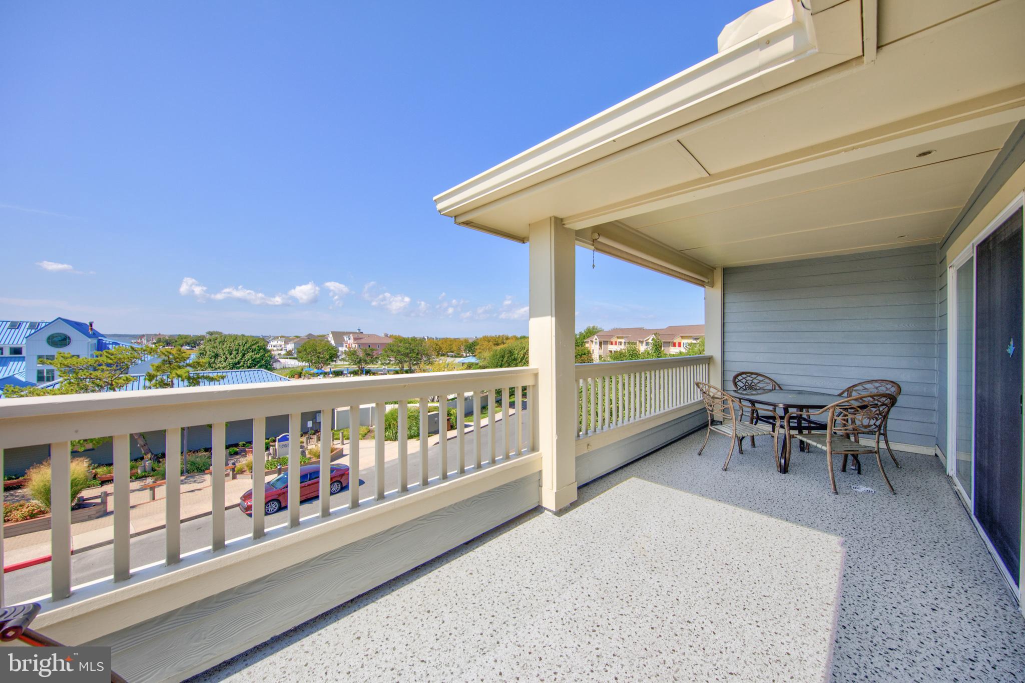 EQUESTRIAN SHORES - Residential