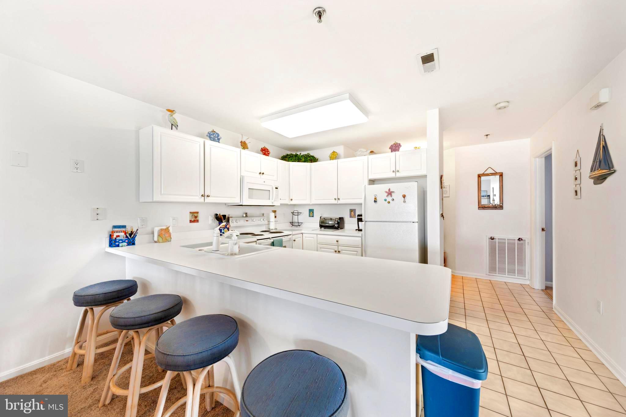 EQUESTRIAN SHORES - Residential