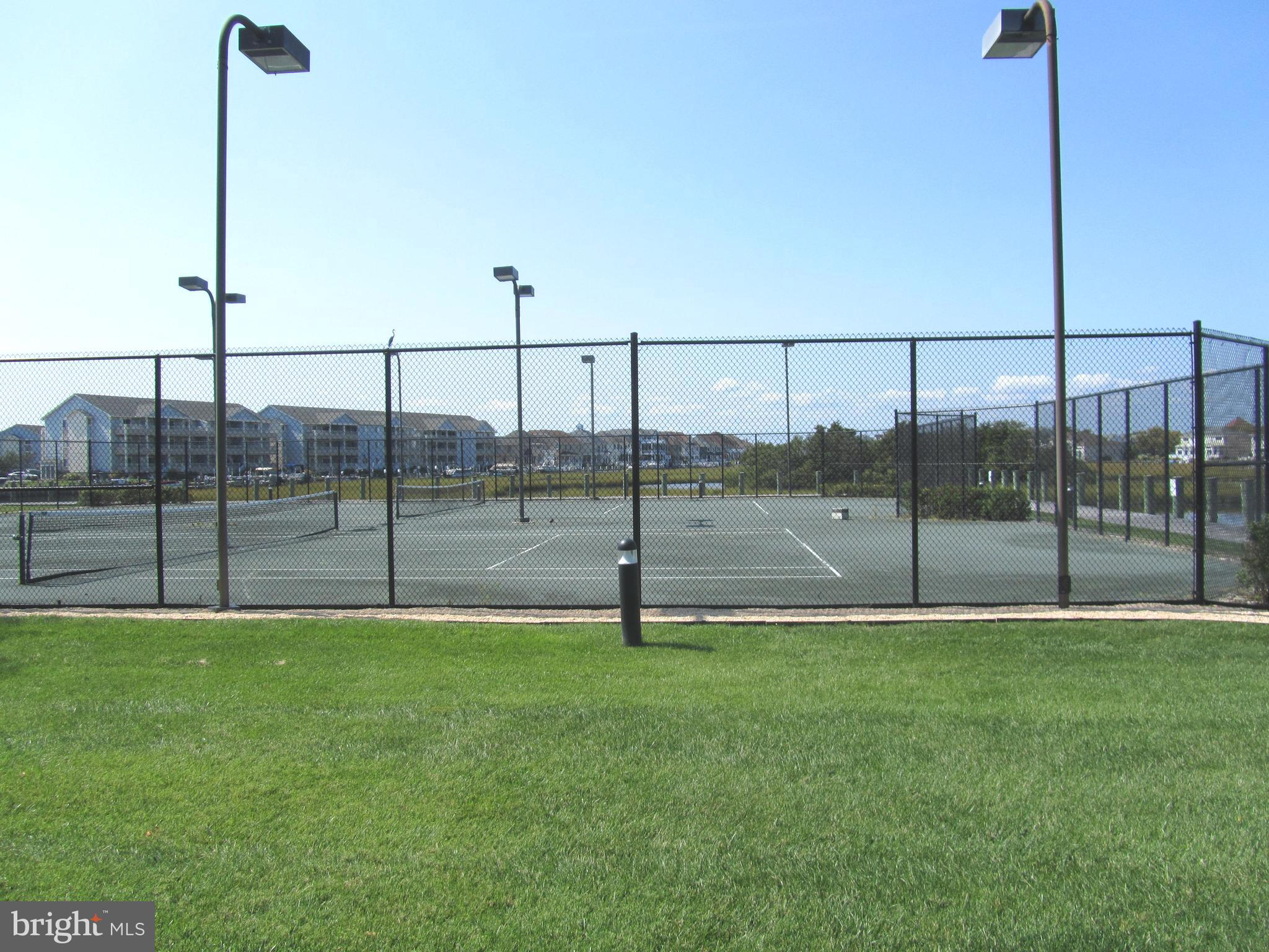 EQUESTRIAN SHORES - Residential