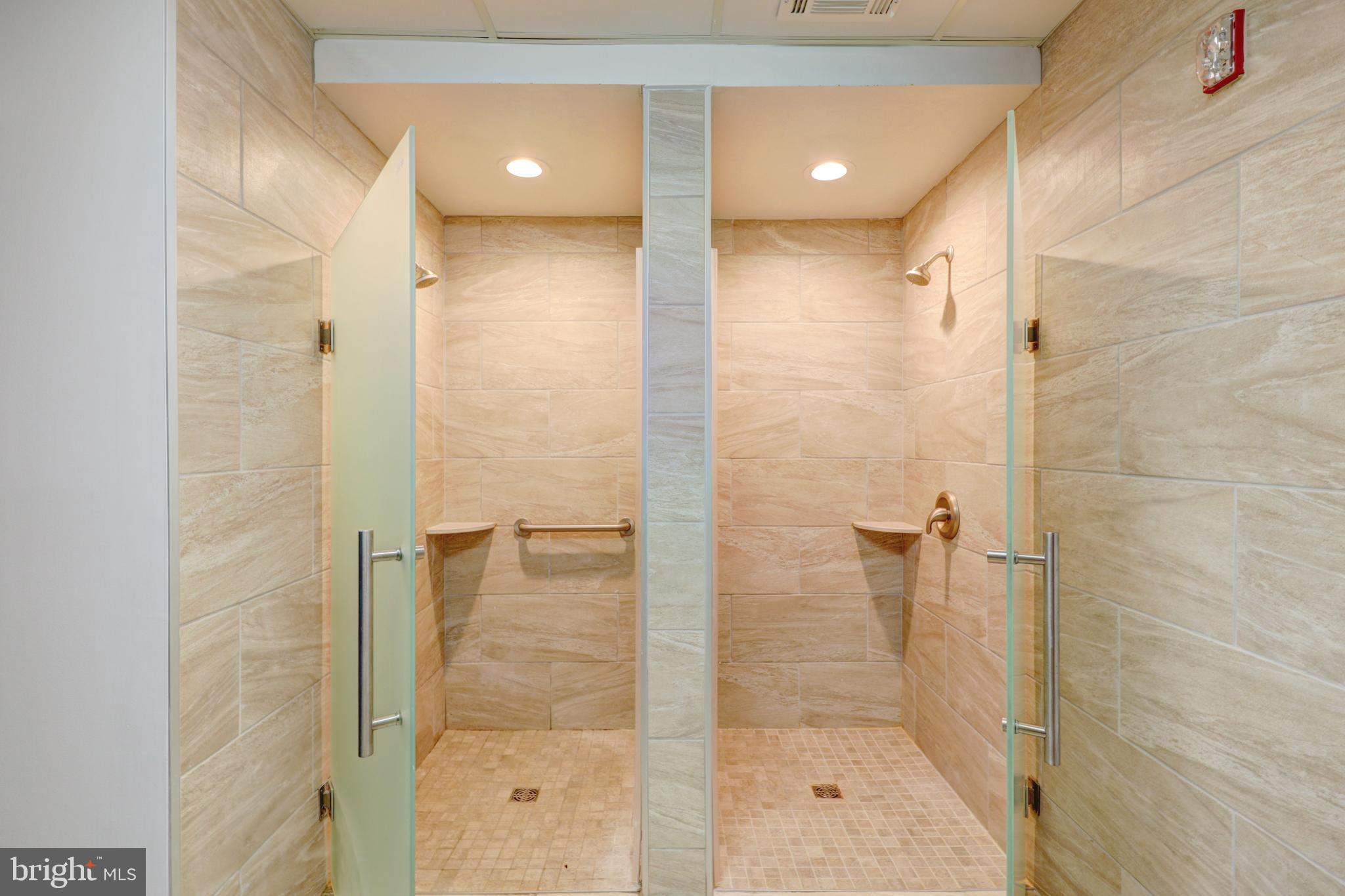 EQUESTRIAN SHORES - Residential