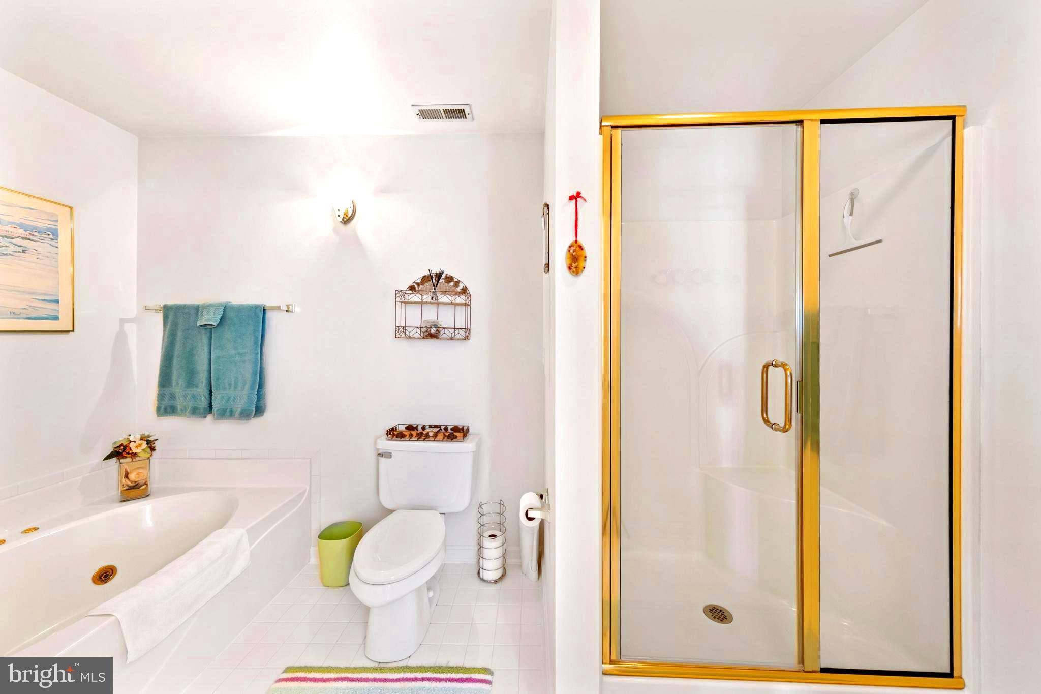 EQUESTRIAN SHORES - Residential