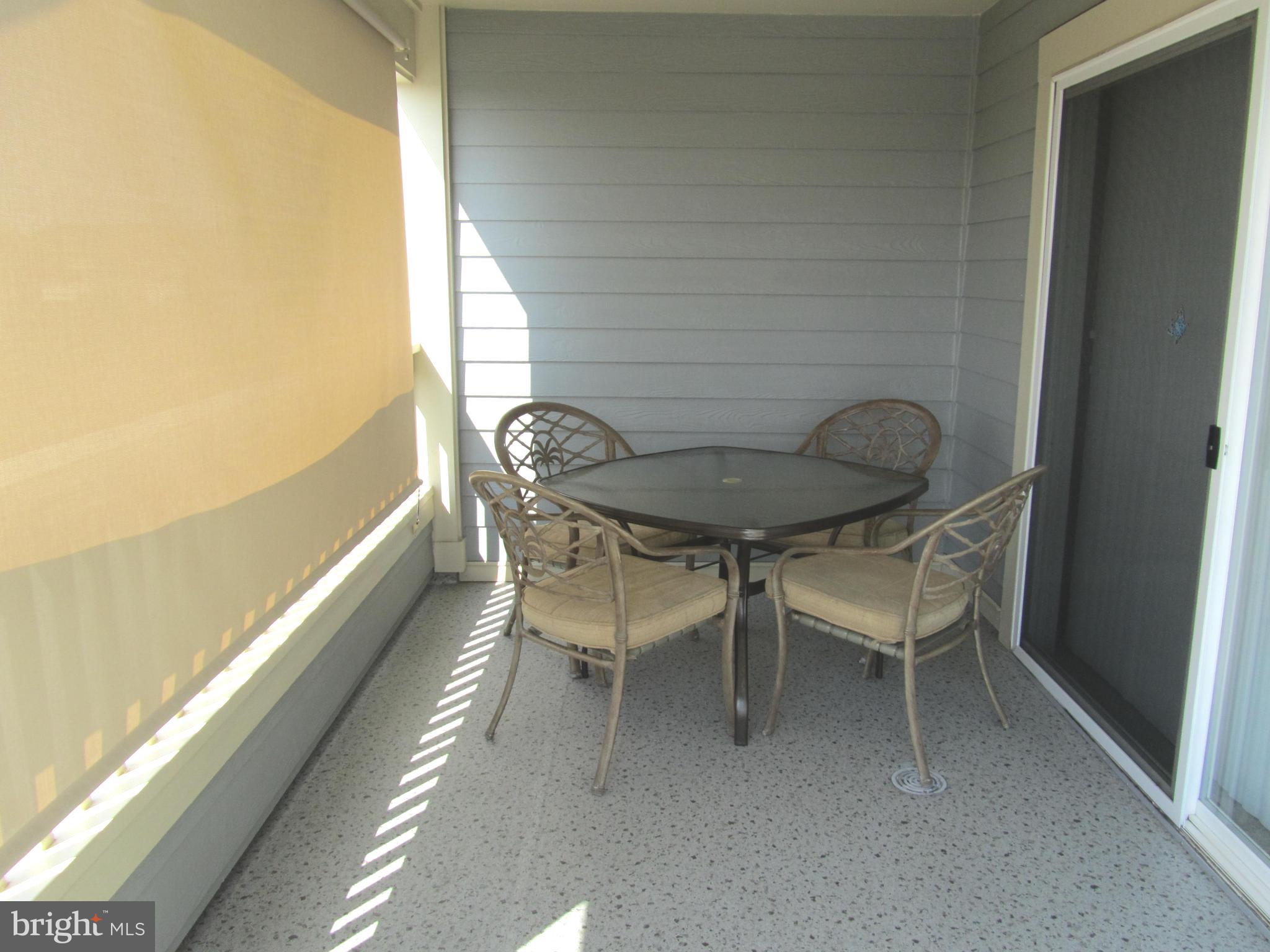 EQUESTRIAN SHORES - Residential