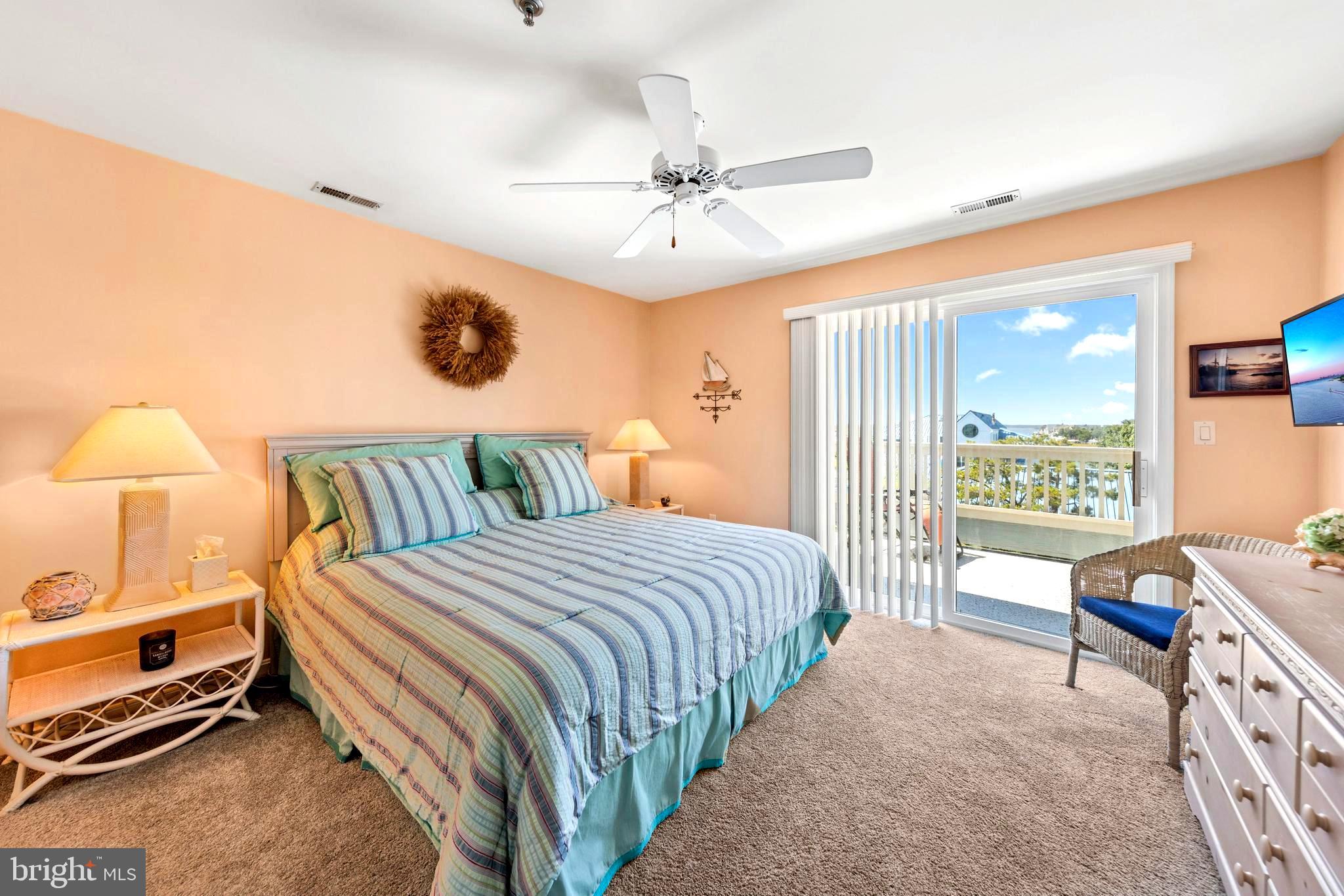 EQUESTRIAN SHORES - Residential