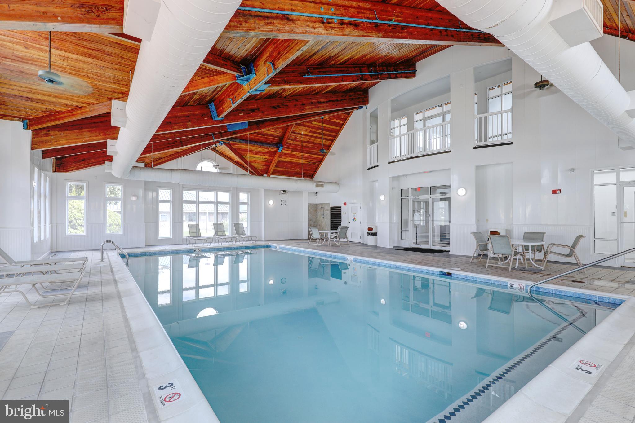 EQUESTRIAN SHORES - Residential