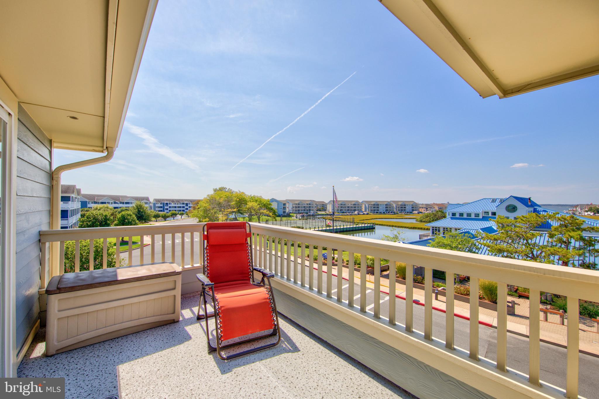 EQUESTRIAN SHORES - Residential