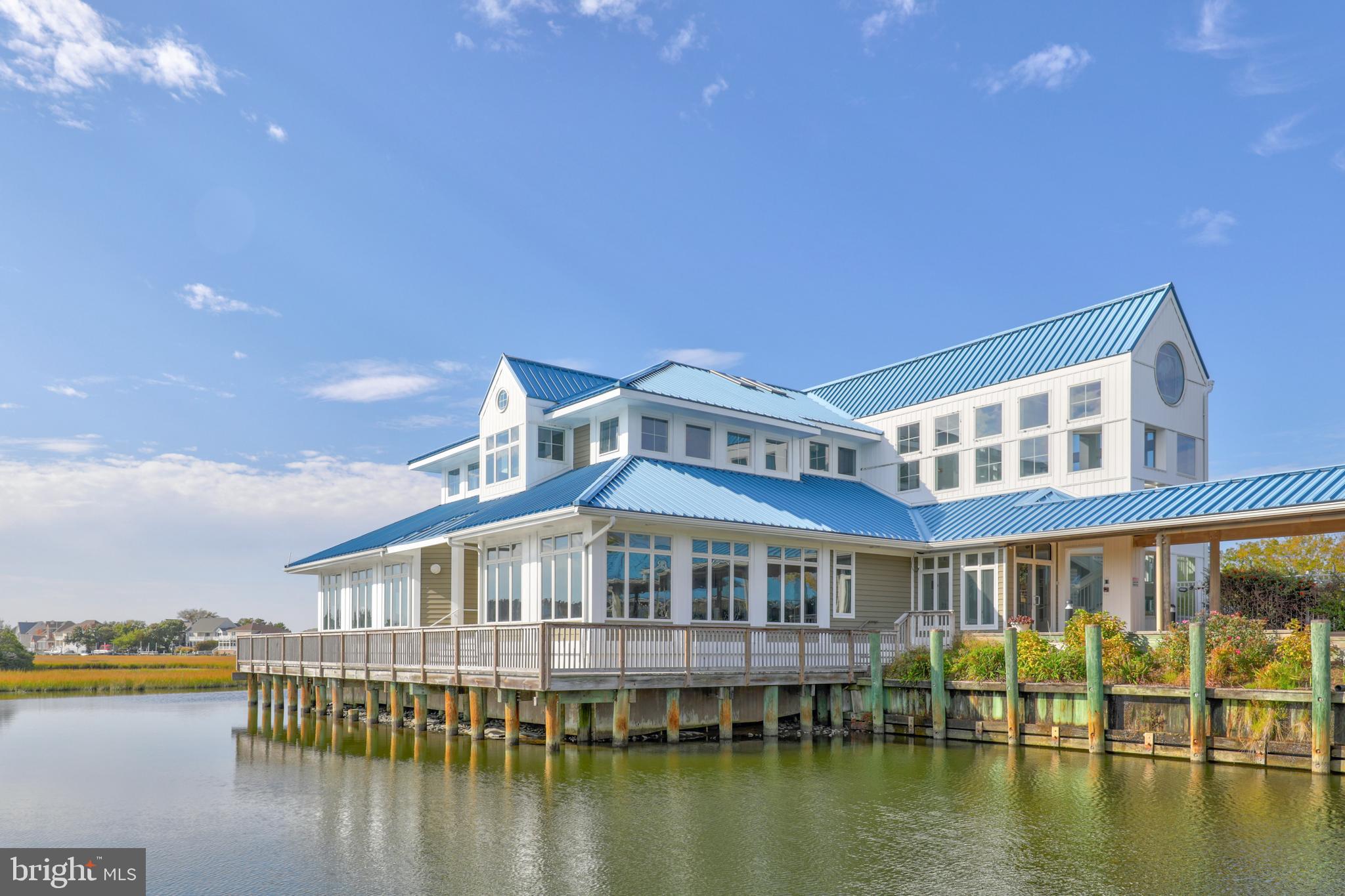 EQUESTRIAN SHORES - Residential