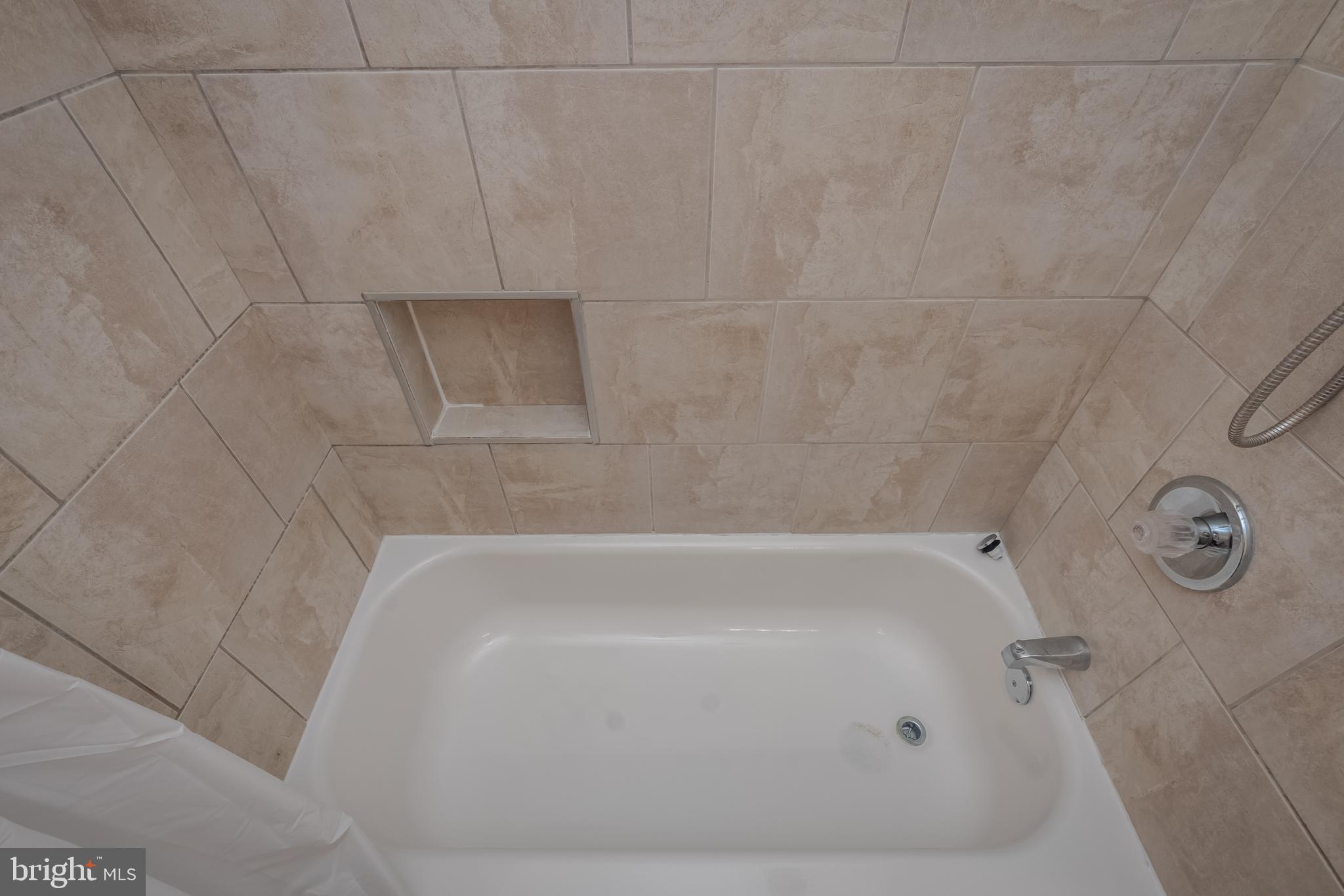 DARRYL GARDENS - Residential