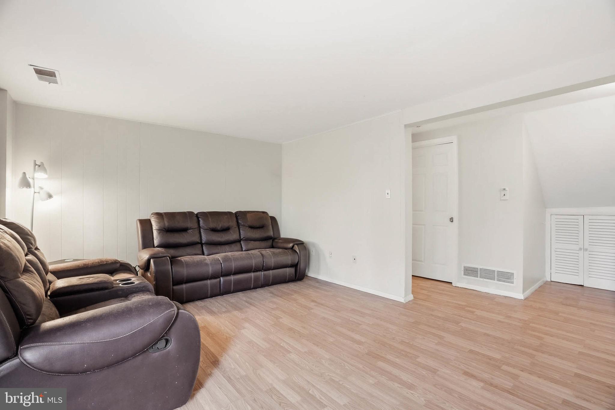 VILLAGE OF OAKLAND MILLS - Residential