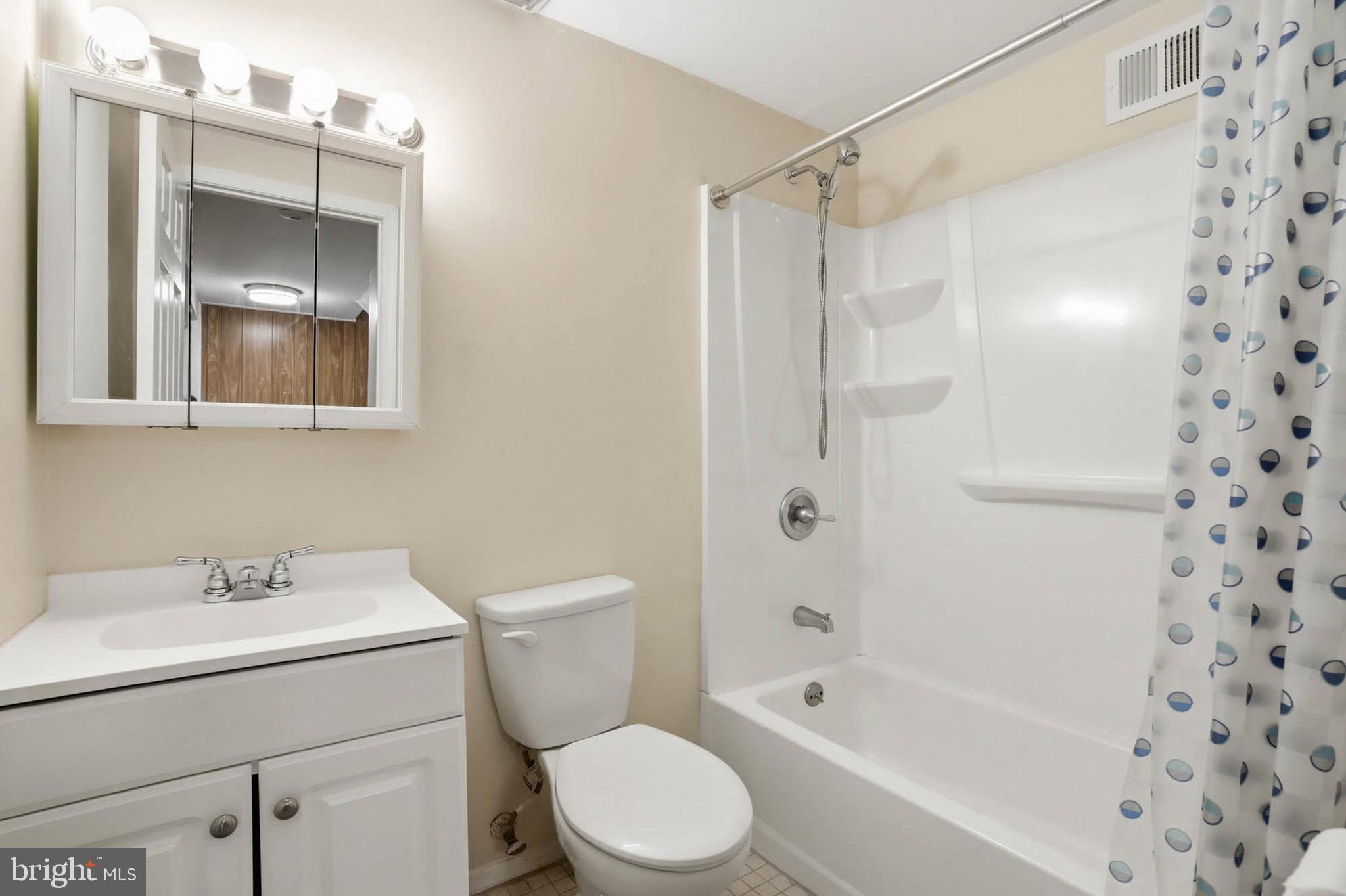 VILLAGE OF OAKLAND MILLS - Residential