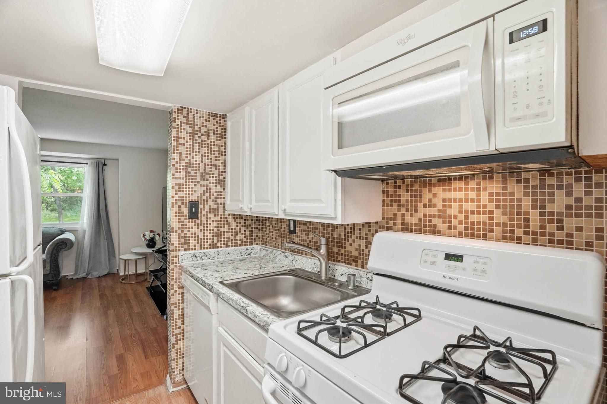 VILLAGE OF OAKLAND MILLS - Residential
