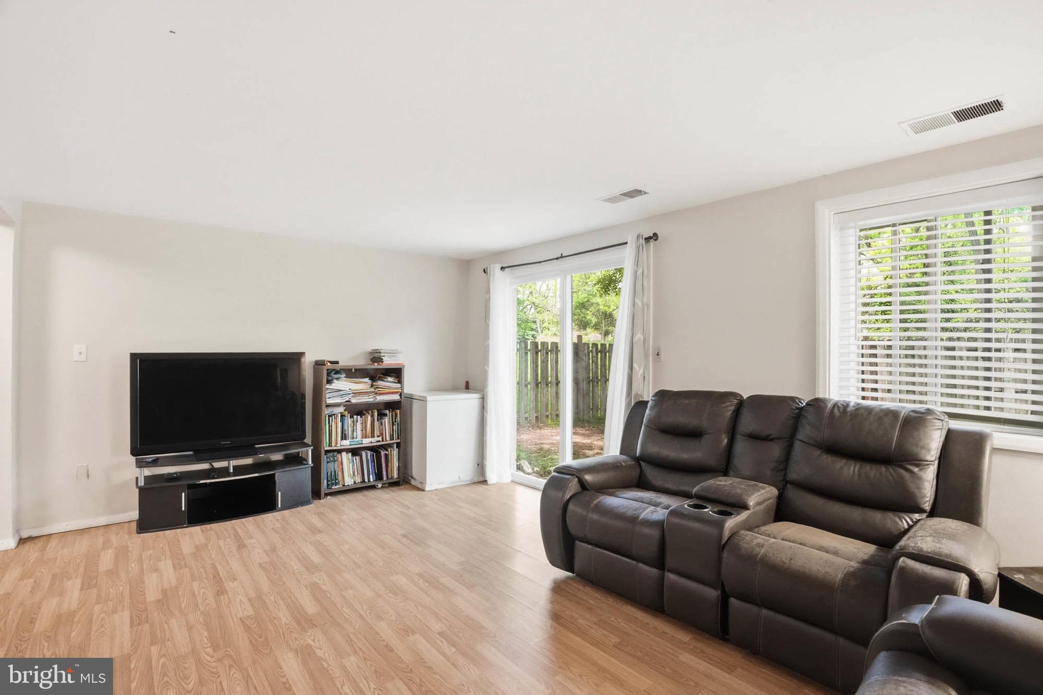 VILLAGE OF OAKLAND MILLS - Residential
