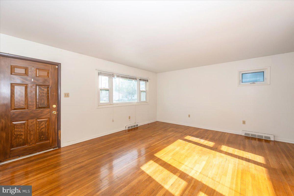 COLLEGE ESTATES - Residential