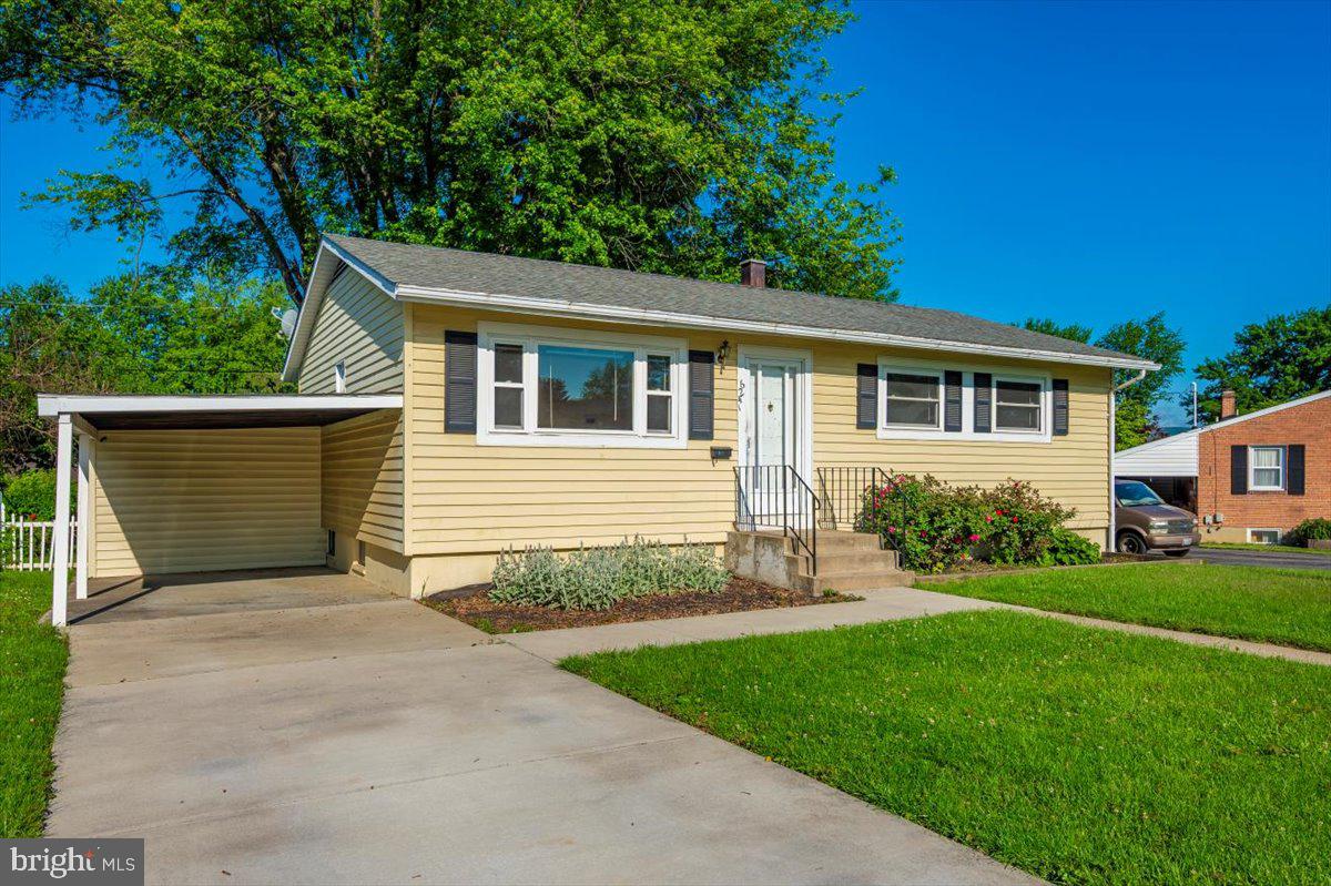 COLLEGE ESTATES - Residential