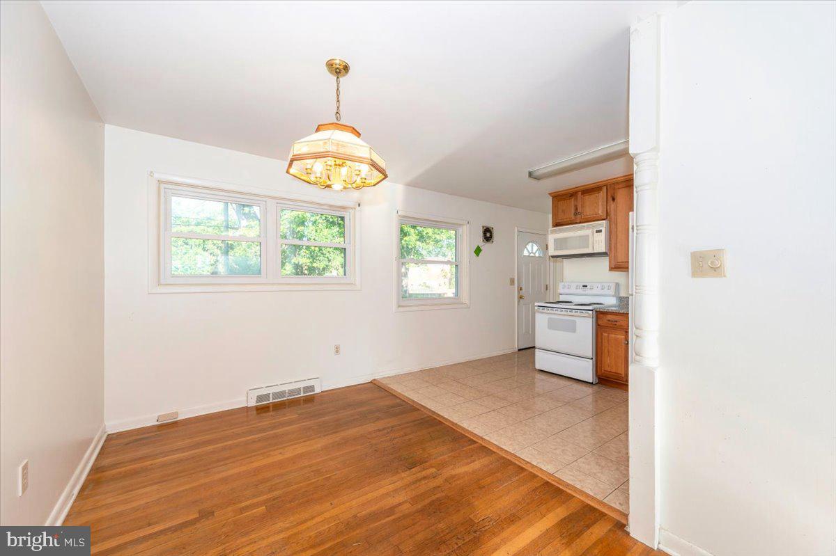 COLLEGE ESTATES - Residential