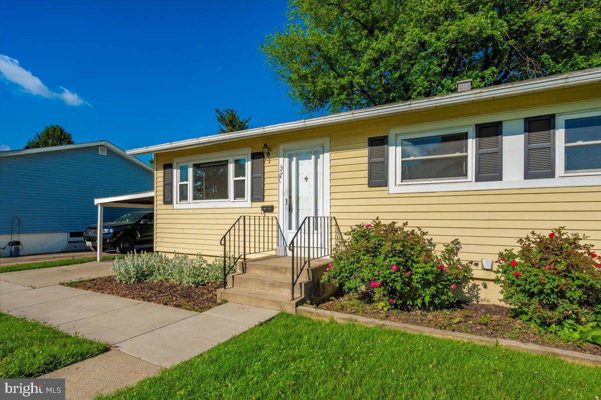 COLLEGE ESTATES - Residential