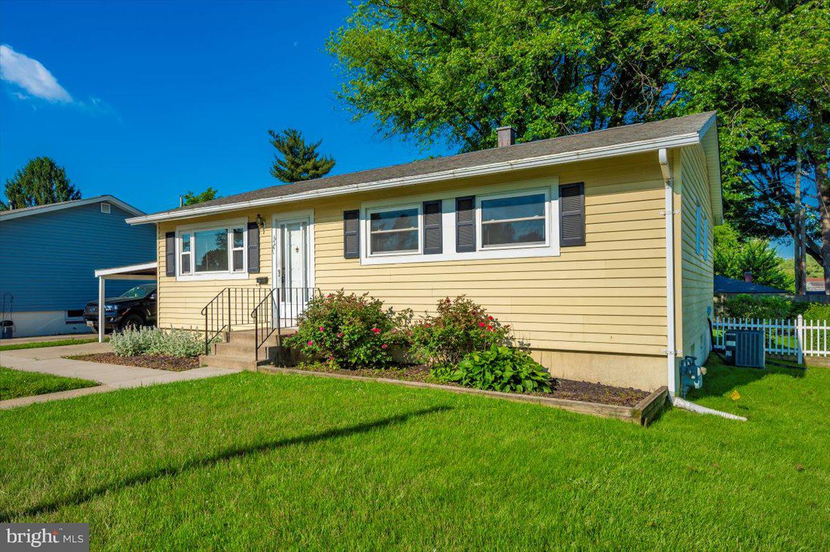 COLLEGE ESTATES - Residential