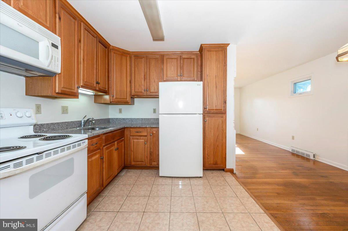 COLLEGE ESTATES - Residential