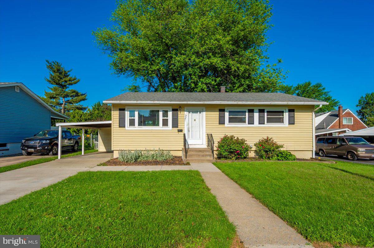 COLLEGE ESTATES - Residential