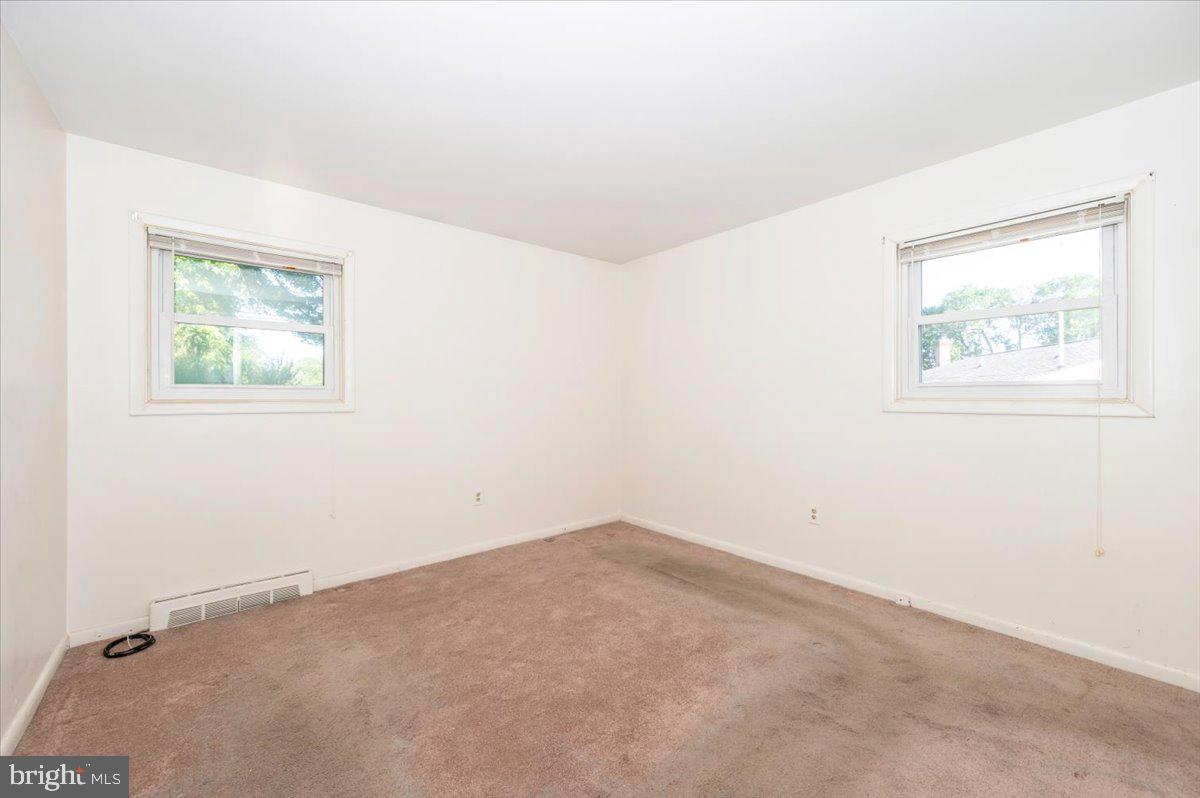 COLLEGE ESTATES - Residential