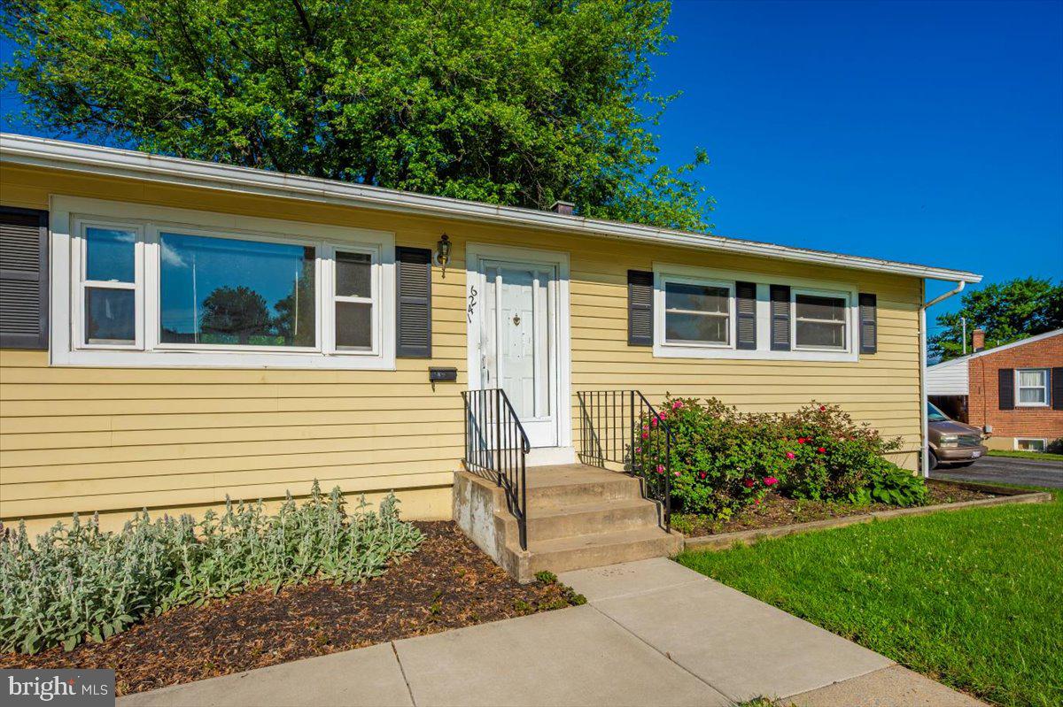 COLLEGE ESTATES - Residential