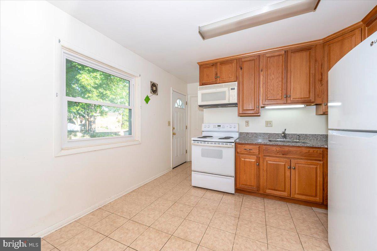 COLLEGE ESTATES - Residential