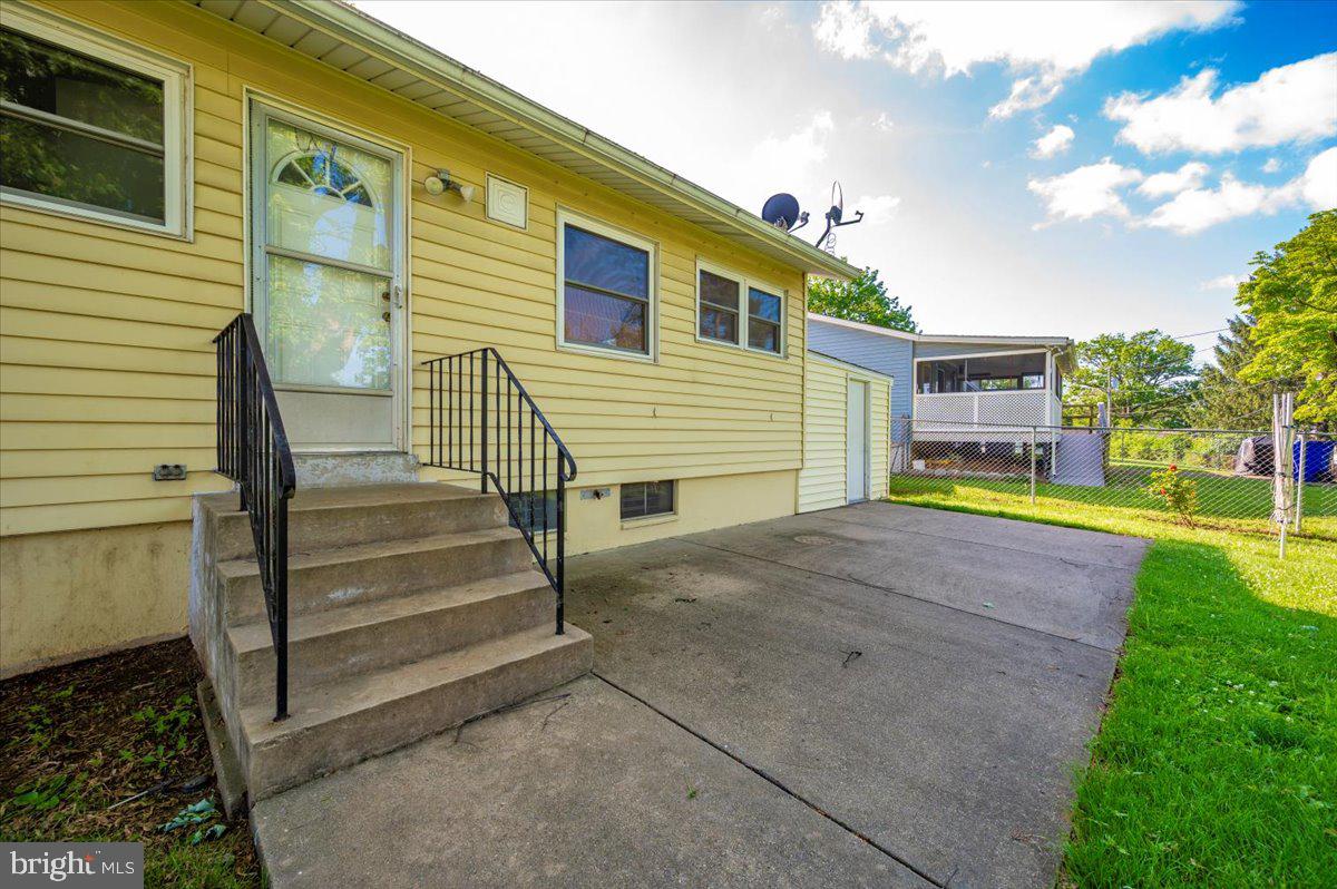 COLLEGE ESTATES - Residential