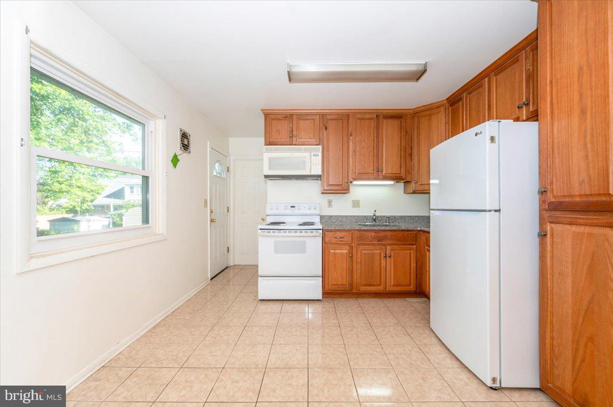 COLLEGE ESTATES - Residential