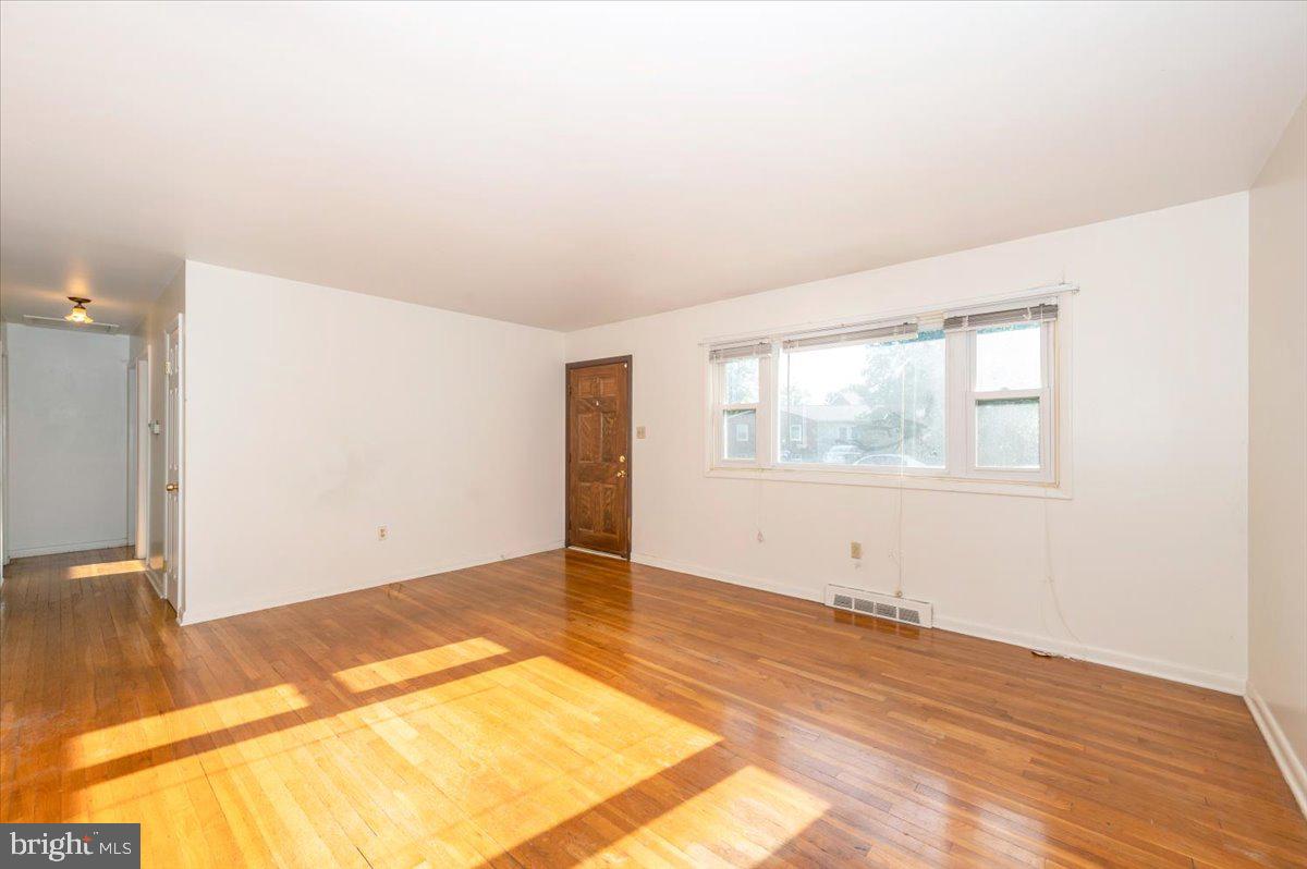 COLLEGE ESTATES - Residential