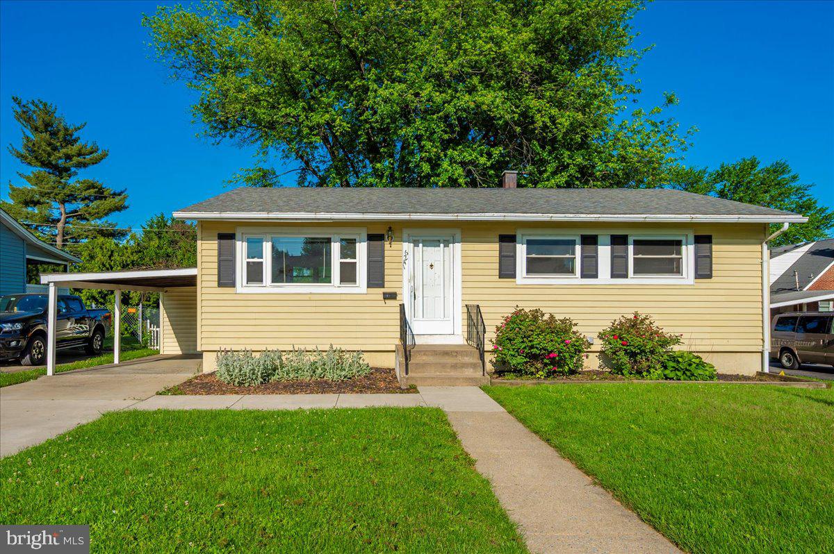 COLLEGE ESTATES - Residential