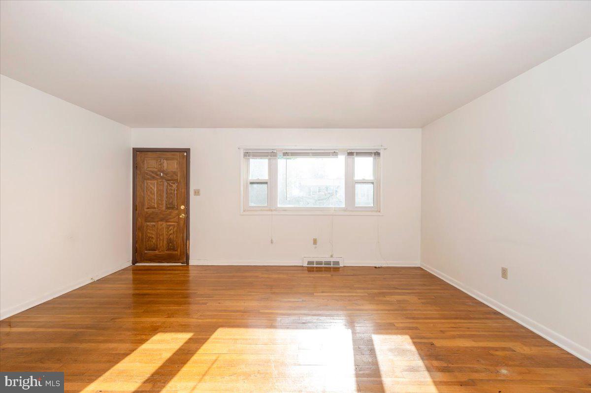 COLLEGE ESTATES - Residential