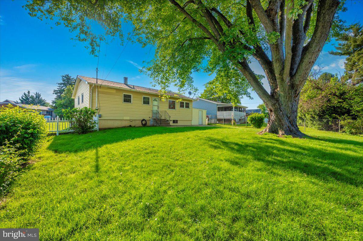 COLLEGE ESTATES - Residential